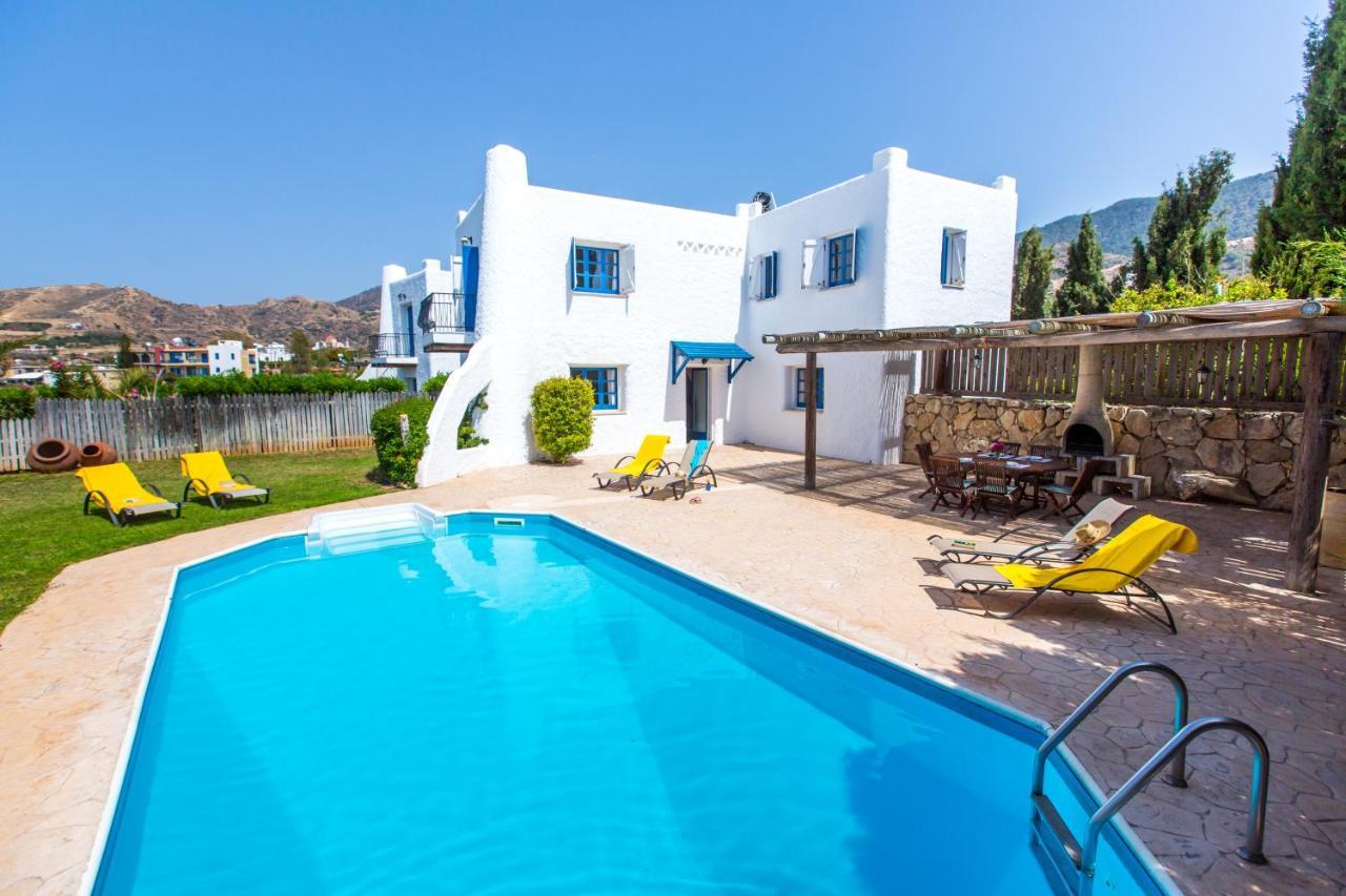 Villa Clarissa & Carmel View Paphos Bagian luar foto