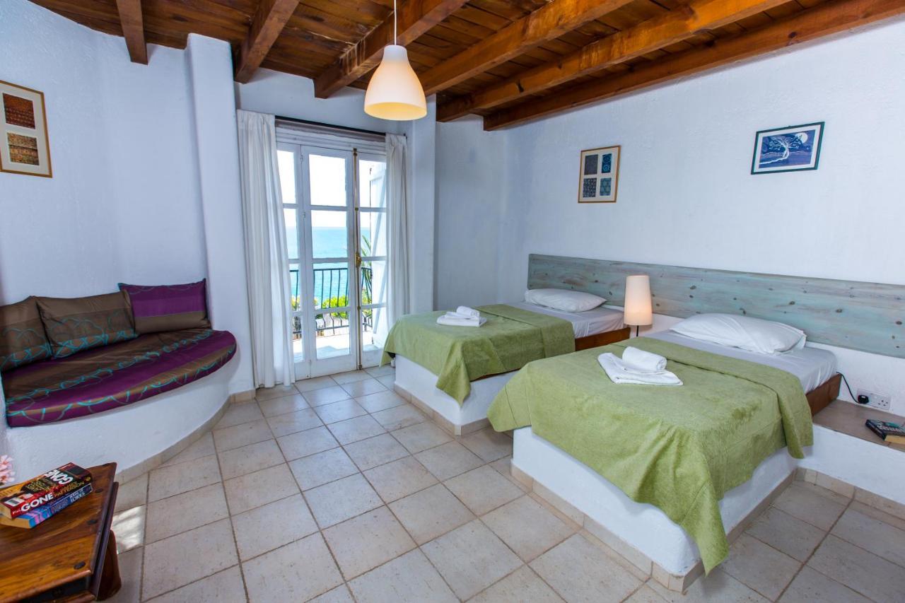 Villa Clarissa & Carmel View Paphos Bagian luar foto